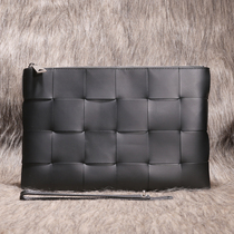 2022 New Tide Fashion Leather Weaver Envelope Underarmpit Pack Mens Handbag Handbag Casual Collection Mens Bag