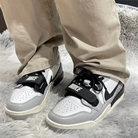 Белая пепельная CD7069-101