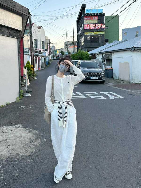 Xiaoma Brand Top 2024 New Thin Knitted Sun Protection Cardigan for Women, Summer White Versatile Shirt Outerwear Xiaoma Brand Top 2024 New Thin Knitted Sun Protection Cardigan for Women, Summer White Versatile Shirt Outerwear