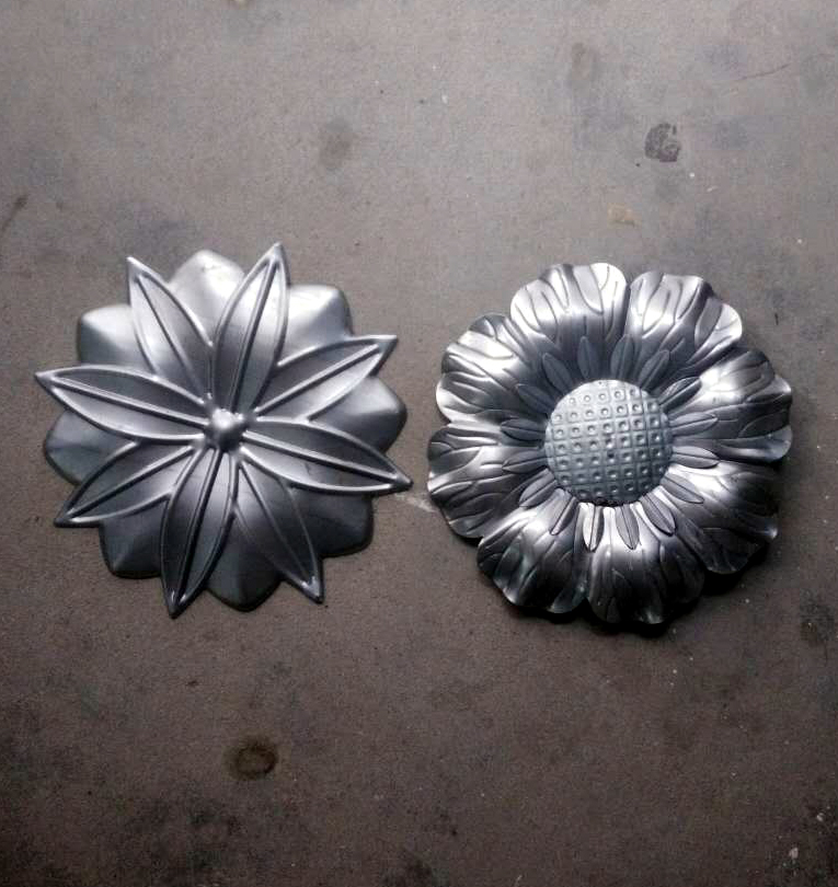 Large sunflower Sunflower stair handrail Large flower leaf handrail ladder flower accessories Door accessories Wrought iron large flower leaf