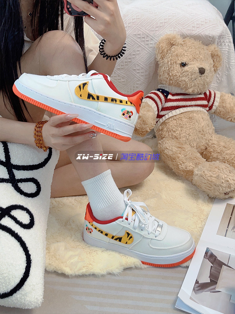 обувь на тонкой подошве ( для скейтборда ) nike af1女子虎年限定空军板鞋