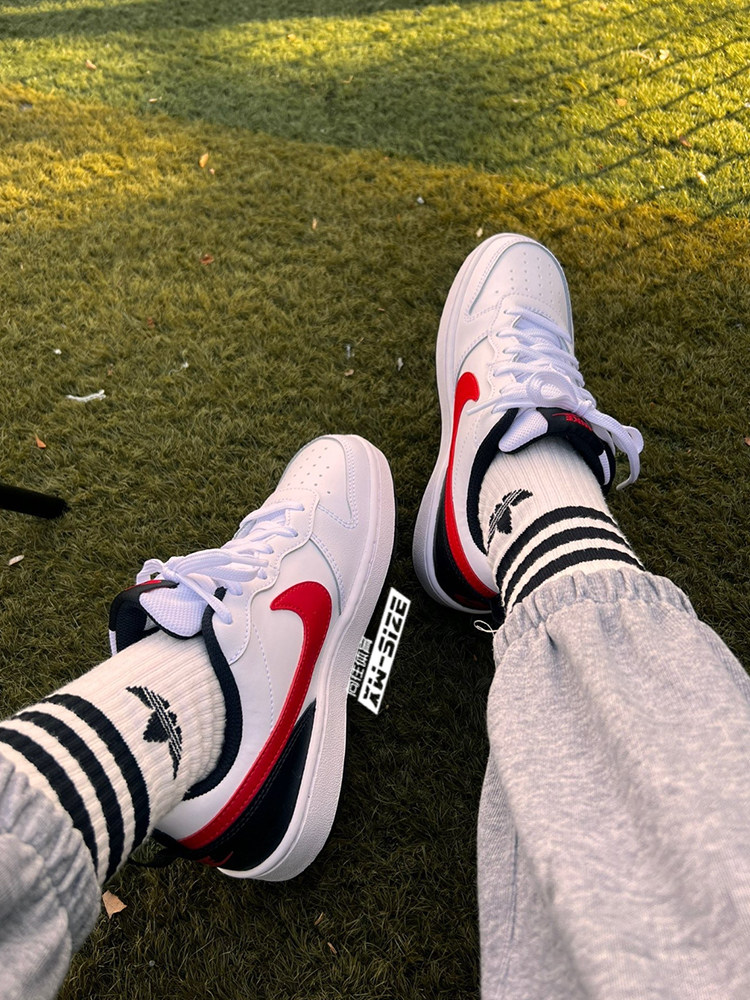обувь на тонкой подошве ( для скейтборда ) 向往体育nike耐克court新款春夏女子小dunk小空军板鞋 hv1804-121
