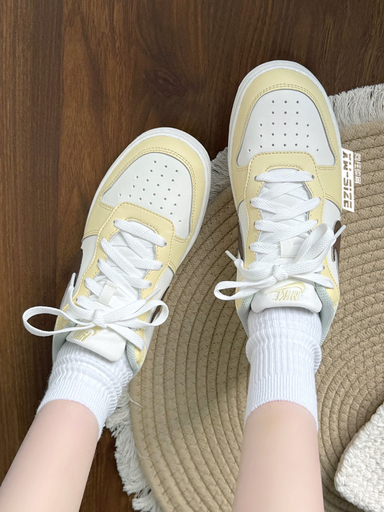 обувь на тонкой подошве ( для скейтборда ) 向往体育nike耐克court新款春夏女子小dunk小空军板鞋 hv1804-121