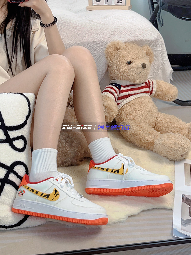 обувь на тонкой подошве ( для скейтборда ) nike af1女子虎年限定空军板鞋