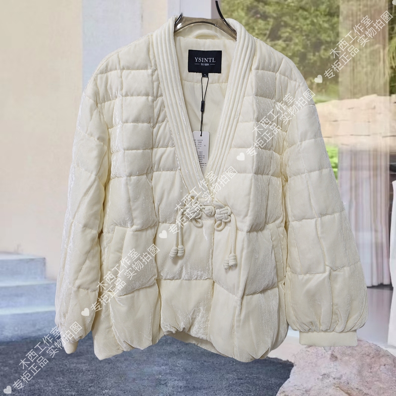 Yusha Discount 2026 Autumn/Winter V-Neck Loose Fit Chinese Style Velvet Button Lightweight down Jacket Stylish Women's Coat 229XL Yusha Discount 2026 Autumn/Winter V-Neck Loose Fit Chinese Style Velvet Button Lightweight down Jacket Stylish Women's Coat 229XL