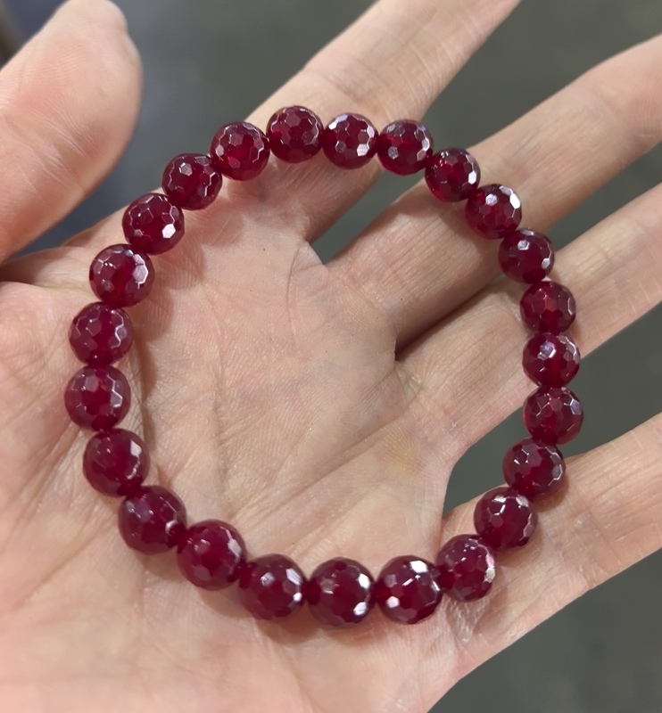 Natural Pigeon Blood Red Three-Dimensional Ruby Football Cut Faceted Bracelet Jewelry Gift for Women 8mm Natural Pigeon Blood Red Three-Dimensional Ruby Football Cut Faceted Bracelet Jewelry Gift for Women 8mm