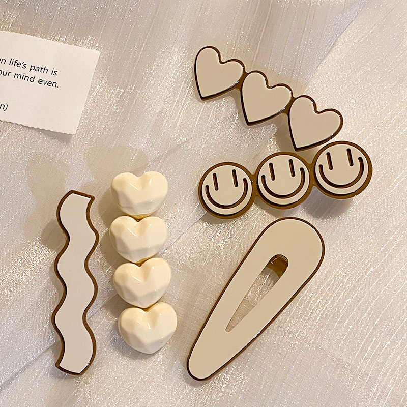 images 10:The small hair clip with the cute hair card on the side of the woman. The duck mouth is simple and exquisite Liu Hai's headdress card