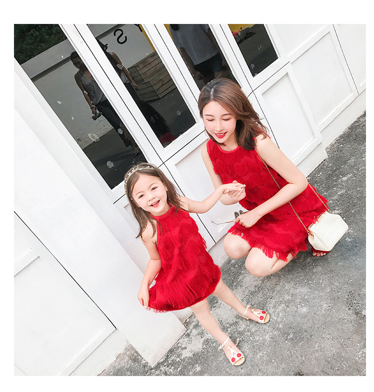 AM Sauce Mom Beauty! Váy tua rua màu đỏ mới 2018 được gia đình trang bị cho bé gái mùa hè áo váy gia đình