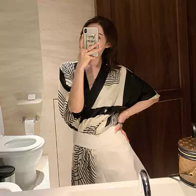 2021 light mature Hepburn wind fried Street summer dress advanced sense professional age reduction foreign style casual fashion two-piece set women