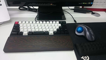 Chicken winged Wood mechanical keyboard solid wood handrest for POKER FILCO cool magic duck