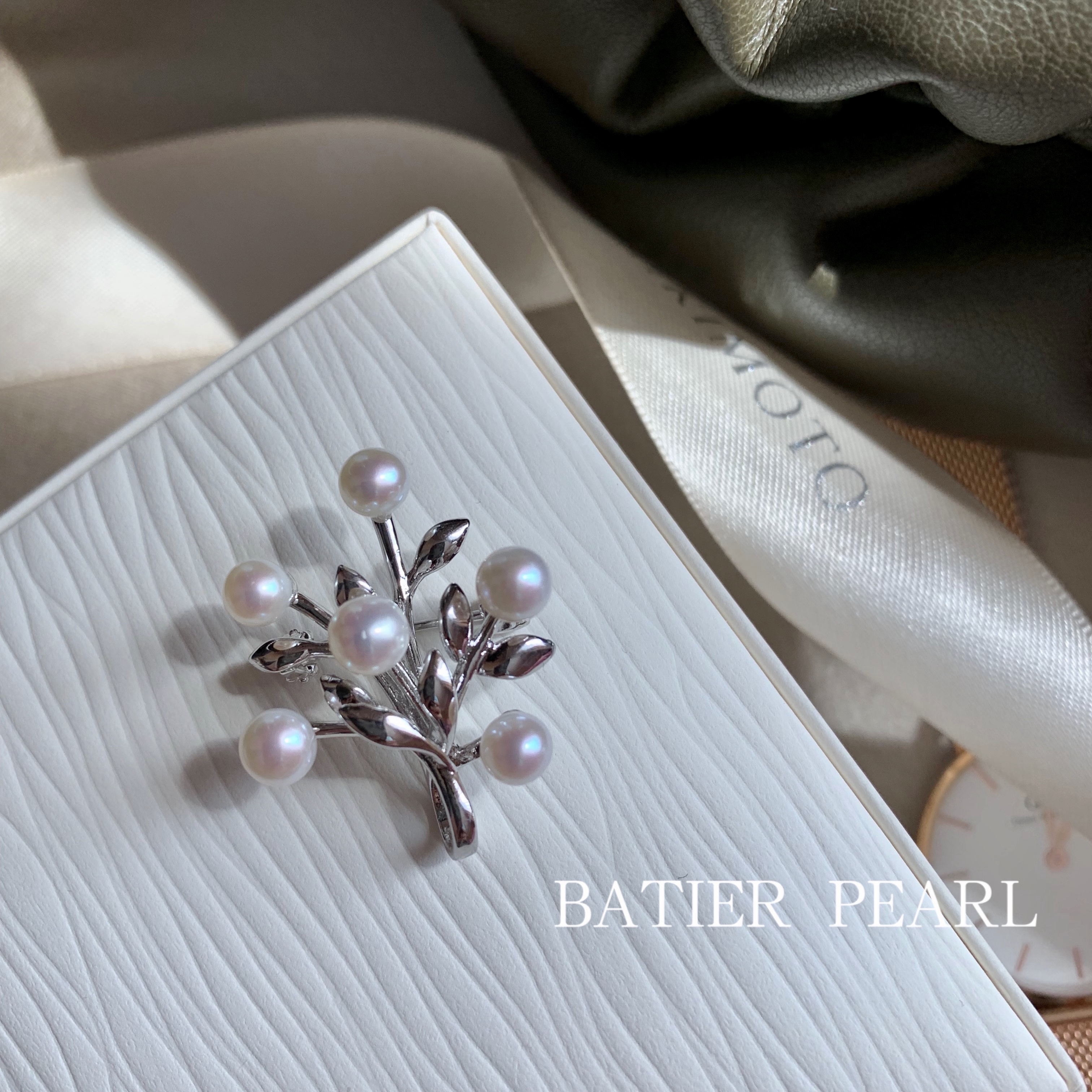 Ba family jewelry flies a branch M home natural round fresh water pearl brooch pendant dual use