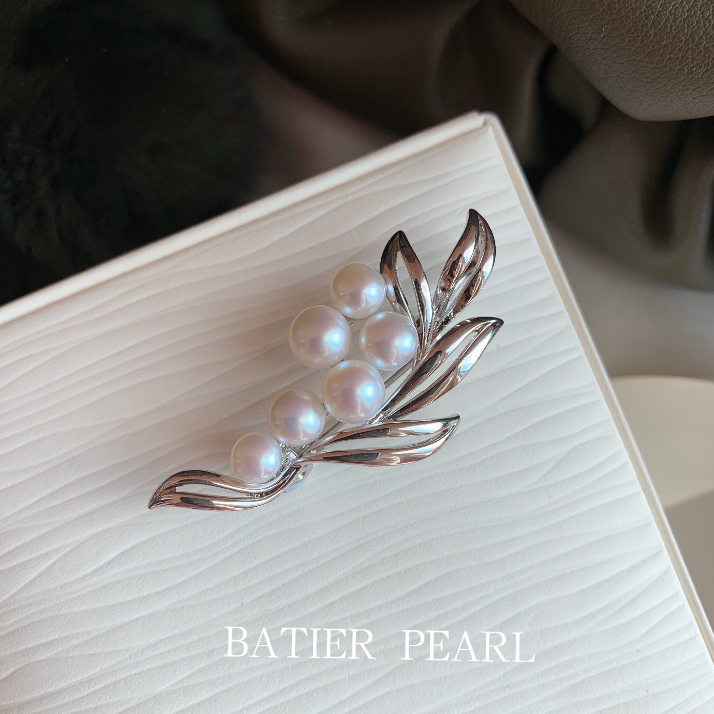 Bajiajewelry flower house girl M family natural freshwater pearl breast needle