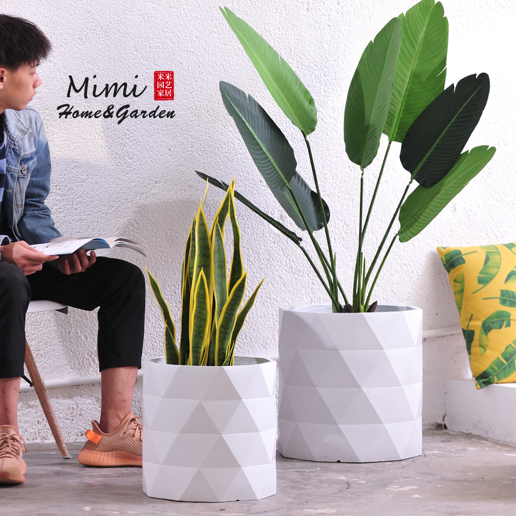 Nordic style floor-to-ceiling magnesium mud flower pot black and white modern balcony Simple living room courtyard decoration Green flower planter large