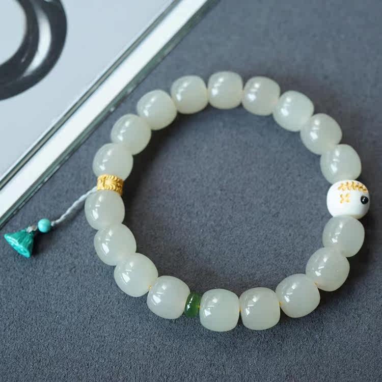 Natural and field jade Handmaid's style Old-type pearl groin head ditch old stock texture full and fine ancient Park Fan foot