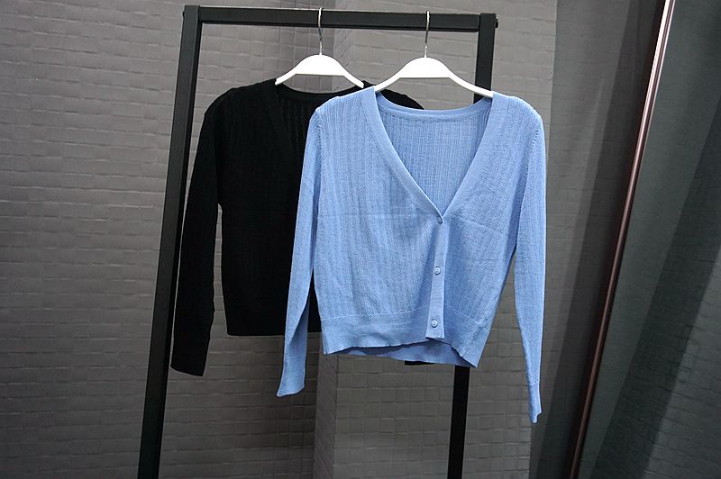 JOYOUS lớn lễ hội mùa thu dài tay xiên cổ áo xương sương thoải mái mỏng đan cardigan băng lụa kem chống nắng áo khoác ngắn áo len nữ