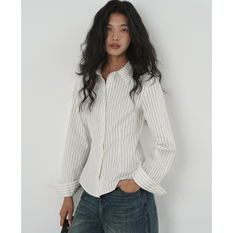 2025 Autumn Slimming Off-White Lapel Long-Sleeve Commuter Shirt with French Retro Vertical Stripes for Women