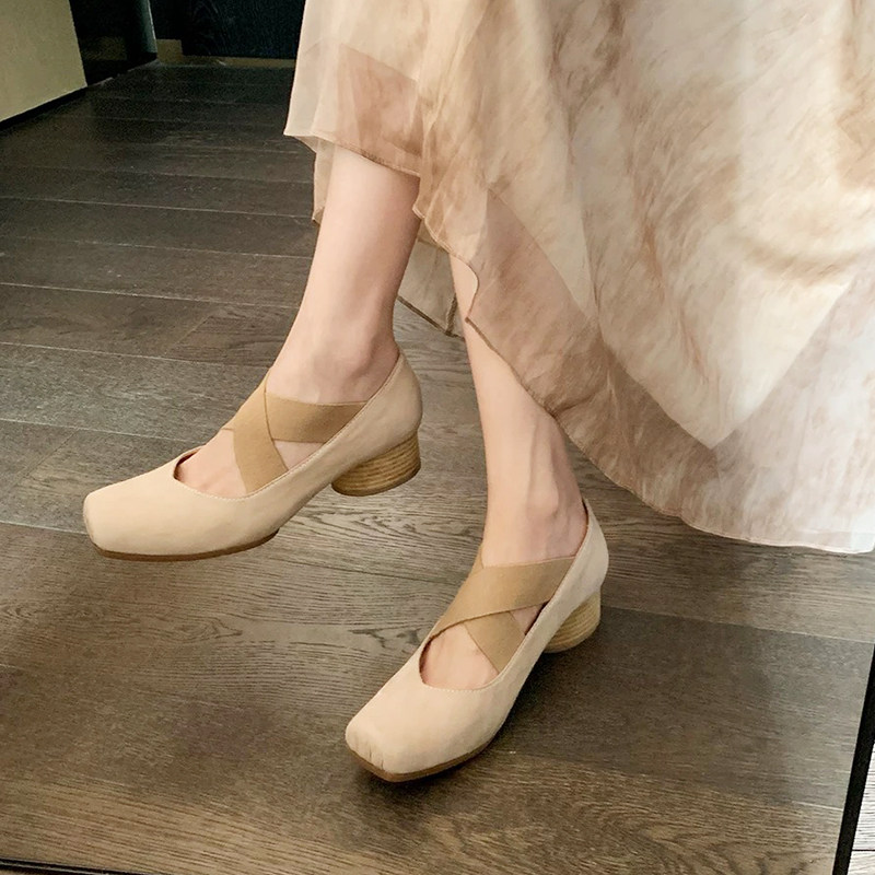 Women's high-heeled ballet flats, square-toe chunky heel shoes, UMAW cross-strap retro Mary Jane pig nose shoes