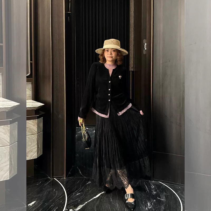 Ye Dafei Ydfstudio Niche Brand Sweet Tea Mousse European High-Quality Color-Blocking Design Fake Two-Piece Top Ye Dafei Ydfstudio Niche Brand Sweet Tea Mousse European High-Quality Color-Blocking Design Fake Two-Piece Top