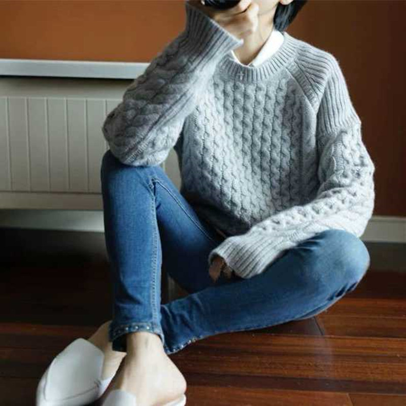 Heavy autumn and winter crew neck cardigan women's thickened pullover sweater loose lazy wind warm British solid color sweater