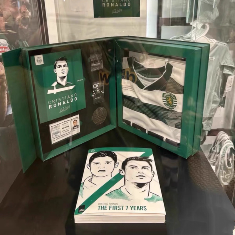 Cristiano Ronaldo Pop-Up Store Limited Edition Commemorative Gift Box Jersey Portugal Sporting Lisbon Gift for Boyfriend's Birthday Cristiano Ronaldo Pop-Up Store Limited Edition Commemorative Gift Box Jersey Portugal Sporting Lisbon Gift for Boyfriend's Birthday