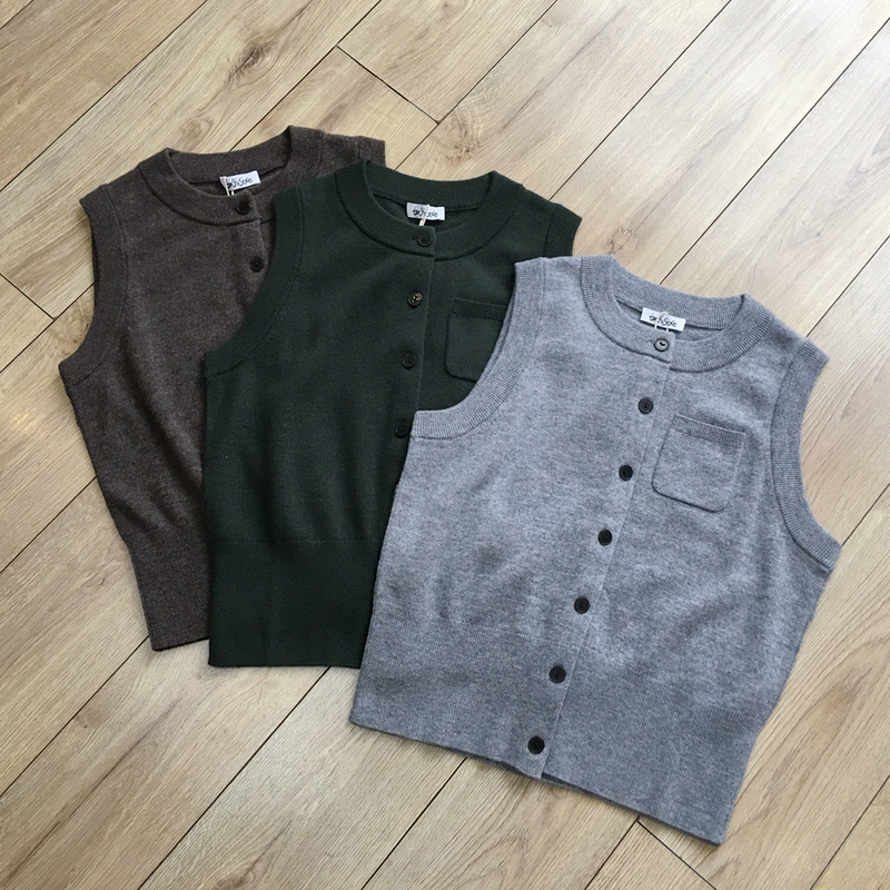 Tang's Store 100% Wool Slim Fit Round Neck Vest Cardigan Sleeveless Knitwear Tang's Store 100% Wool Slim Fit Round Neck Vest Cardigan Sleeveless Knitwear