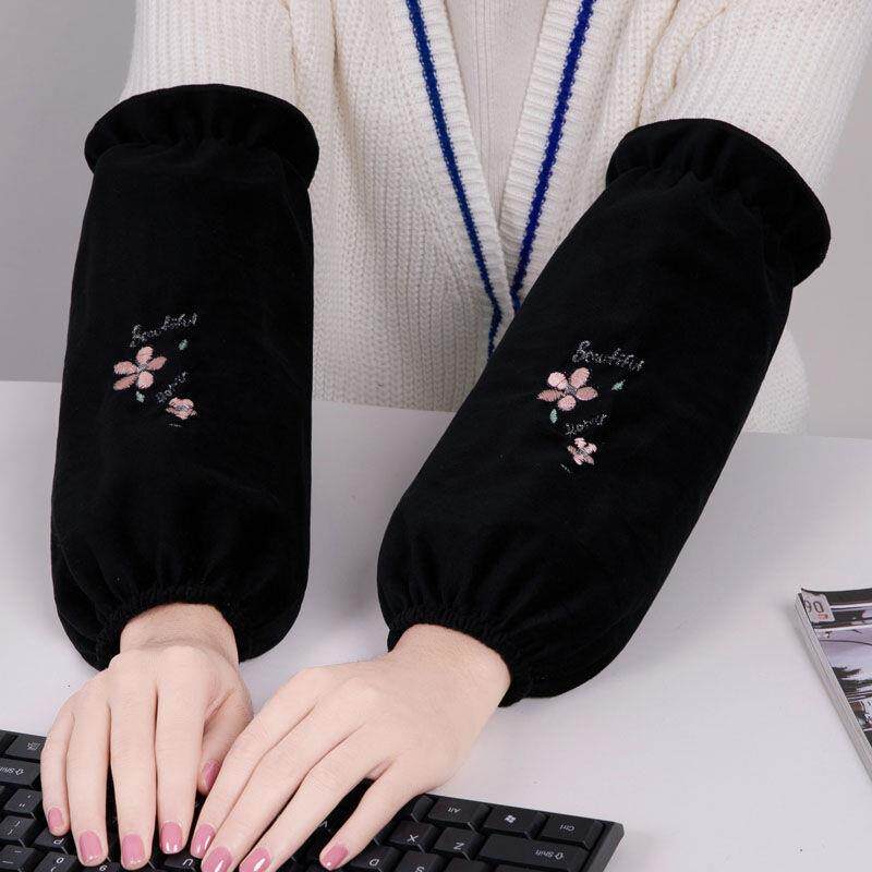 Autumn and winter cute anti-fouling cartoon long version sleeve sleeve female adult office housework anti-dirty flannel student sleeve sleeve