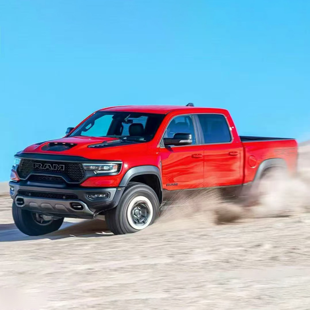 KM Thor 1/8 Dodge Tyrannosaurus RAM 1500 short card simulation радиоуправляемый электрический полноприводный скалолазный внедорожник с дистанционным управлением Изображение 1