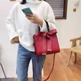 Бордовая вместительная и большая сумка через плечо для невесты, премиум класс