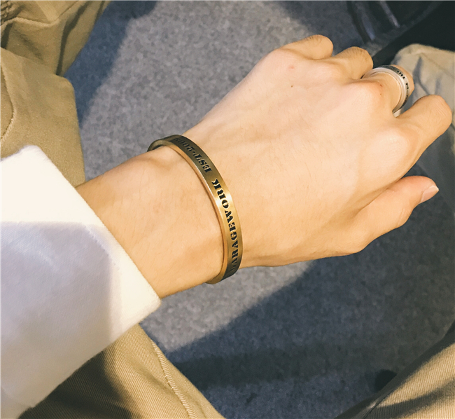 Hàn Quốc ulzzang vòng đeo tay thể thao bằng thép titan - Vòng đeo tay Cuff vòng đeo tay