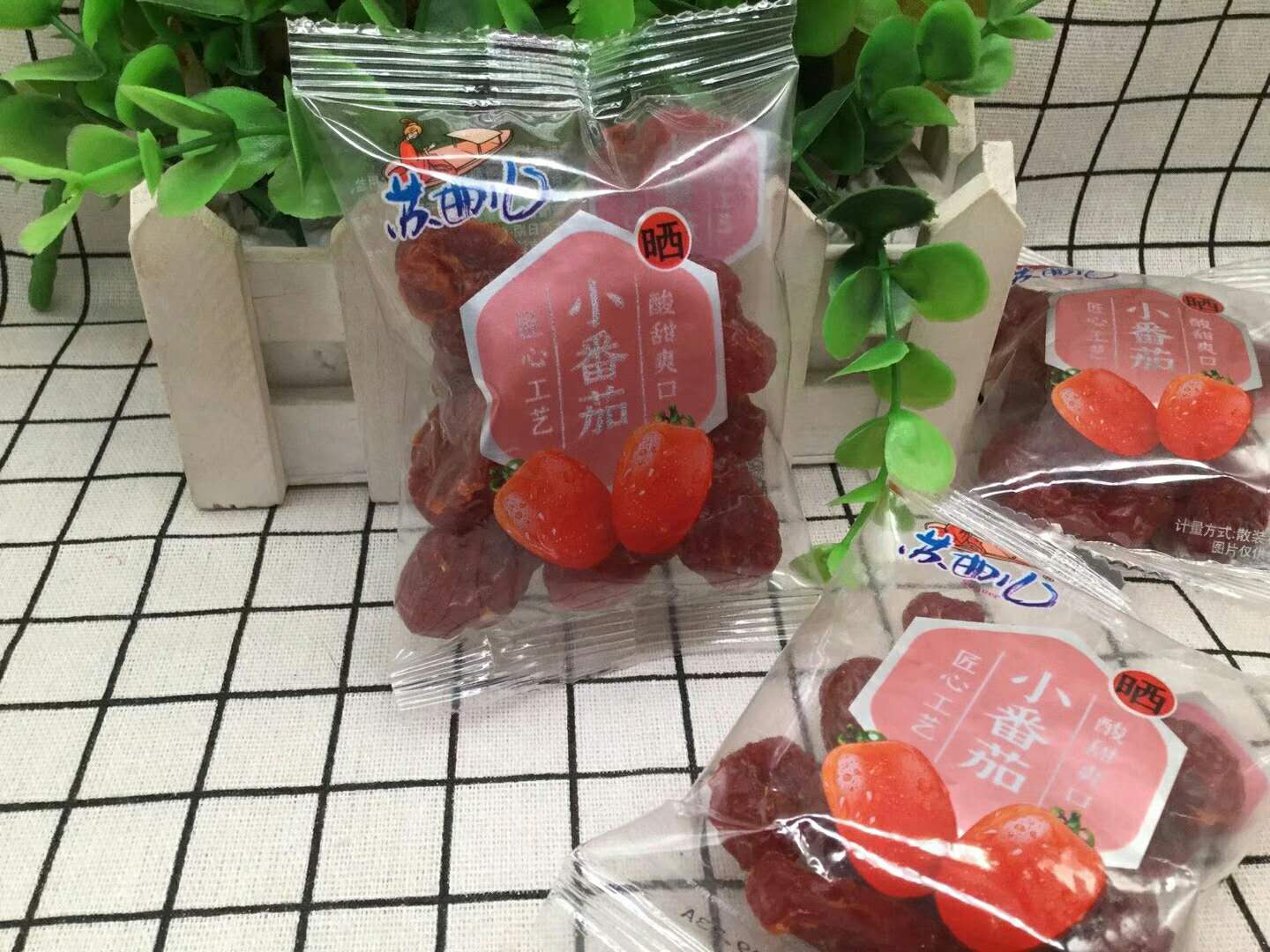 Su Qu'er small tomato 500 grams small package weighing sweet and sour delicious Jiangsu, Zhejiang, Shanghai and Anhui