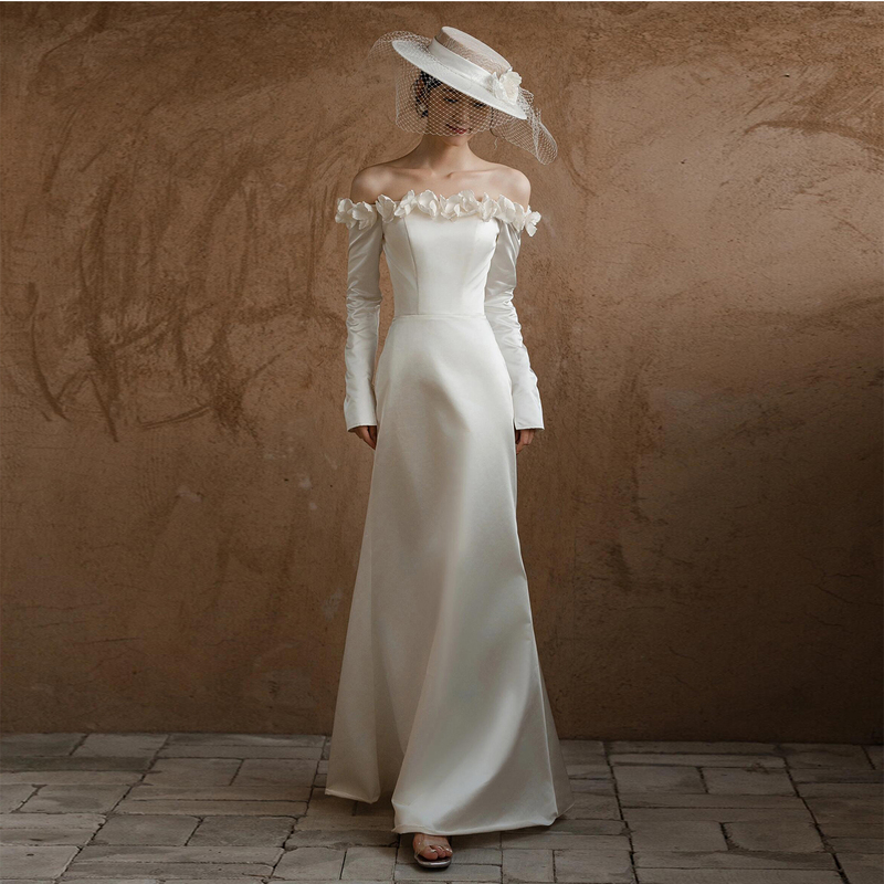 One-Shoulder Satin French-Style Light Wedding Dress, Elegant and Unique for Petite Brides, Long-Sleeved Reception and Departure Gown