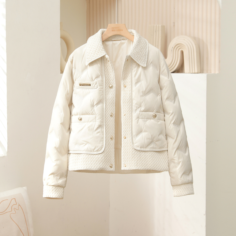 2026 Hot-Selling New Winter Lightweight down Jacket for Women, Short Style, Fashionable Polo Shirt Collar, Single-Breasted Coat, Trendy