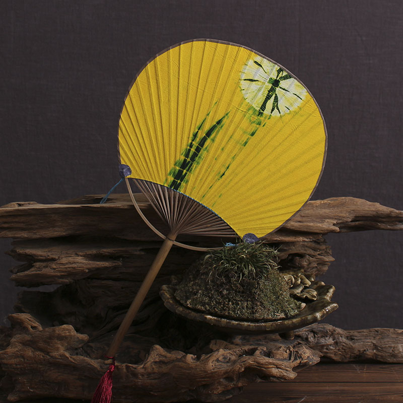 Day-style group fan round face fan with bamboo handle and wind retro cool fan old bamboo handmade batik cloth face fan