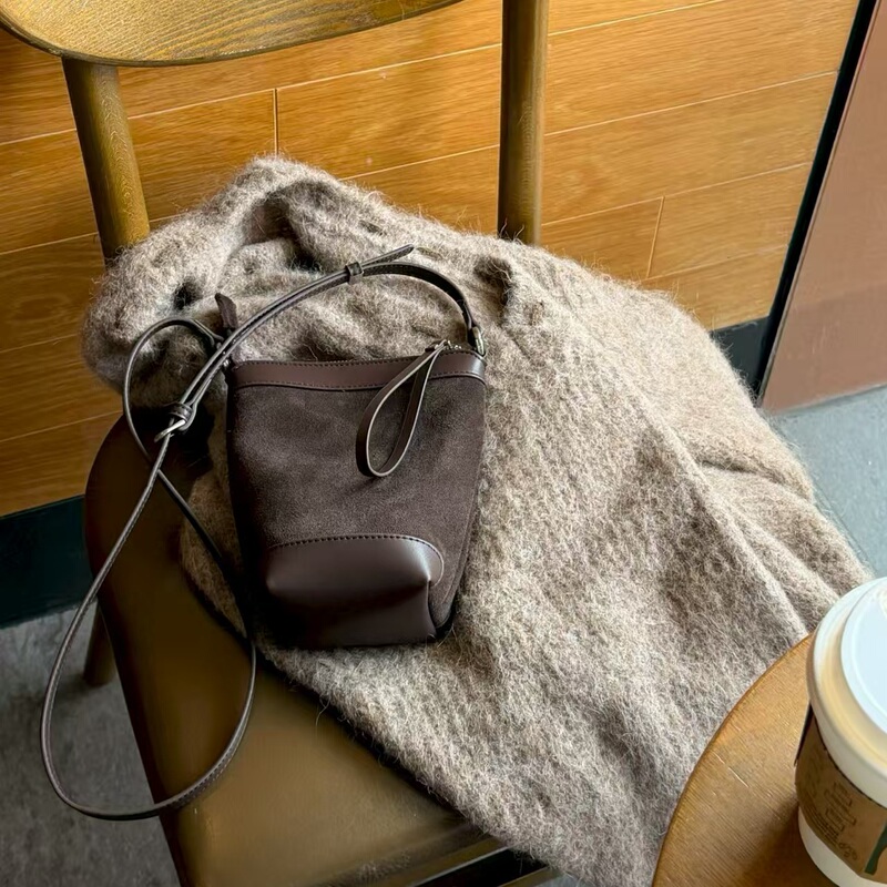 Vintage Matte Small Bucket Bag for Women 2026 Autumn Niche Patchwork Mini Crossbody Bag Simple Versatile Phone Pouch Vintage Matte Small Bucket Bag for Women 2026 Autumn Niche Patchwork Mini Crossbody Bag Simple Versatile Phone Pouch