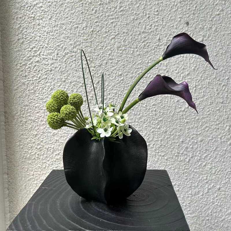 【Shiji】Green Peach Designer Hand-Tied Bouquet with Starfruit in Ceramic Vase for Desktop, Countertop, or Coffee Table Decoration
