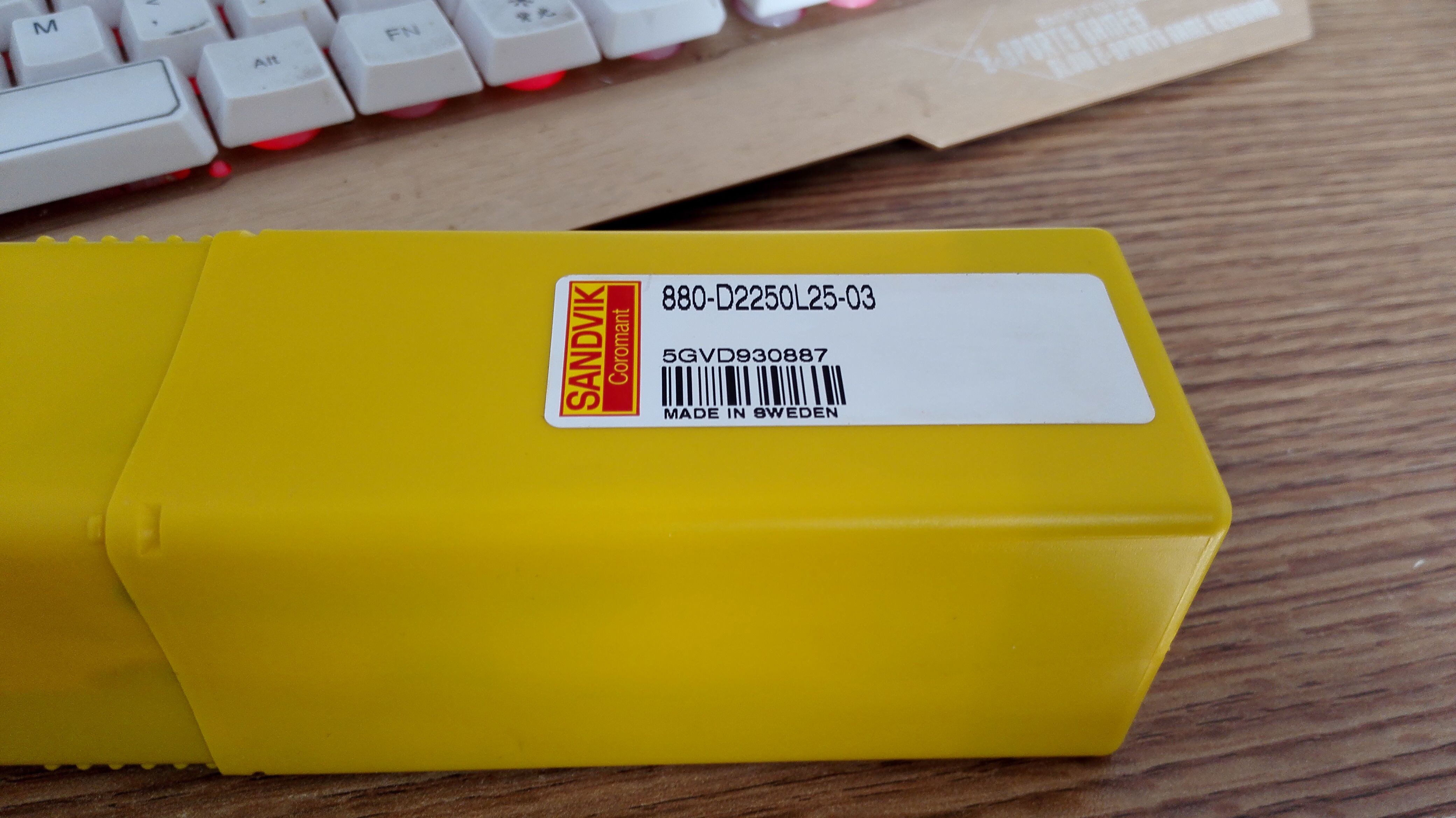 Authentic sandvik U drill 880-- d2250l25-03, please dear friends before bidding inquiry, thank you!