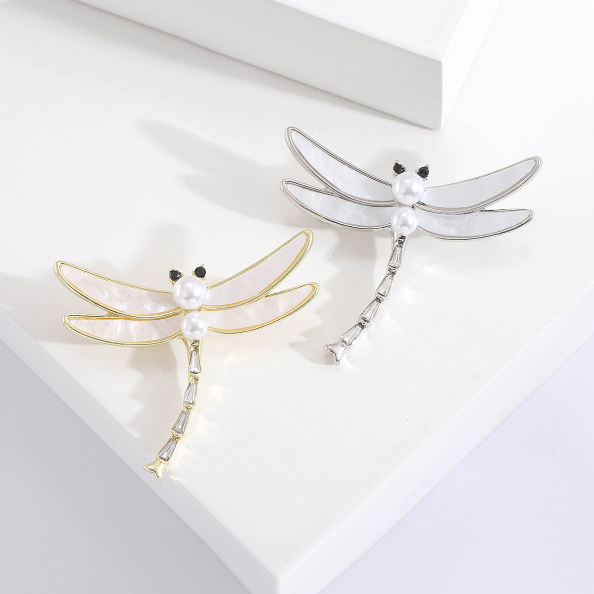 Japanese and Korean style exquisite seashell dragonfly brooch creative alloy insect pin coat/clothing accessory