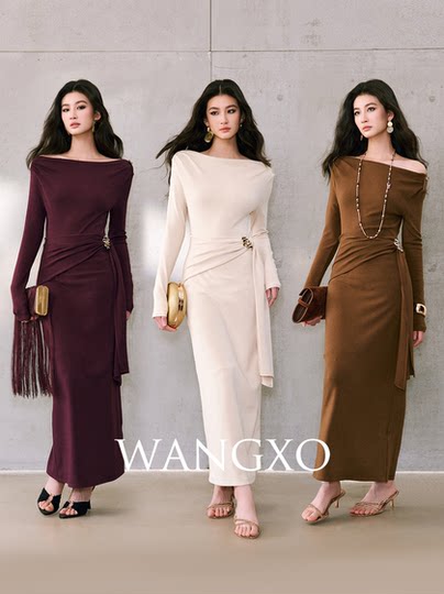 Wangxo[01/20 20:00Pm New Arrival 5% off]Mousse Cashmere Dress with Pin Decoration and Patchwork