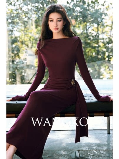 Wangxo[01/20 20:00Pm New Arrival 5% off]Mousse Cashmere Dress with Pin Decoration and Patchwork