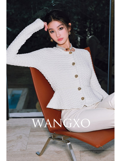 Wangxo | Luxurious Wool Heavy Industry Butterfly Embossed Texture | Vertical Cut Waist Ruffled Short Round Neck Top