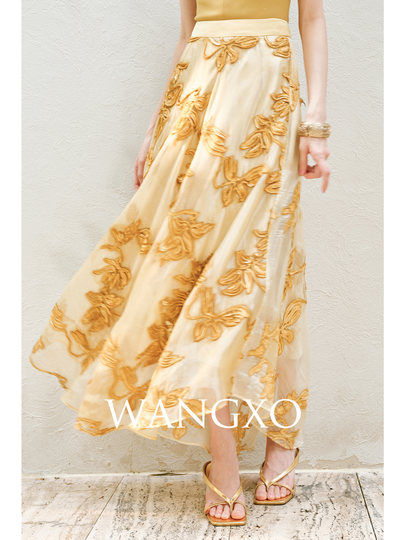 Wangxo｜Cotton Gauze Crepe Satin with Three-Dimensional Color Treatment｜Imaginative Floral Hand-Embroidered Belt｜Gorgeous Large A-Line Skirt