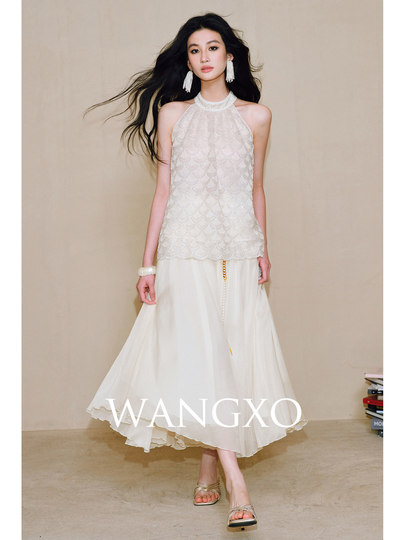 Wangxo｜Heavy-Duty Three-Dimensional Sequin Fan-Shaped Texture｜Exquisite and Elegant Halter Top & A-Line Tulle Skirt Set