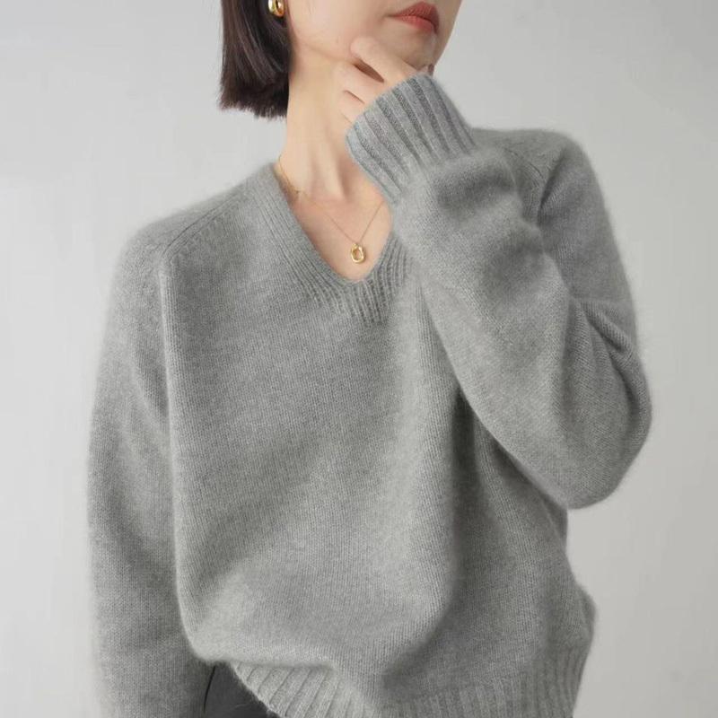 European-Style Soft Cashmere Sweater for Women, Cashmere V-Neck Sweater, New Winter Model, Versatile, High-End, Stylish, Thickened Base Layer
