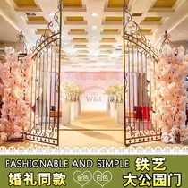 Silk flower wedding flower door Antique courtyard wrought iron door European wedding happiness arch Pastoral venue double open door
