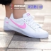 Giày nam và nữ Nike Court Royale đế thấp màu đen trắng nhỏ Giày trắng hoang dã Giày thông thường AO2810-102 - Dép / giày thường