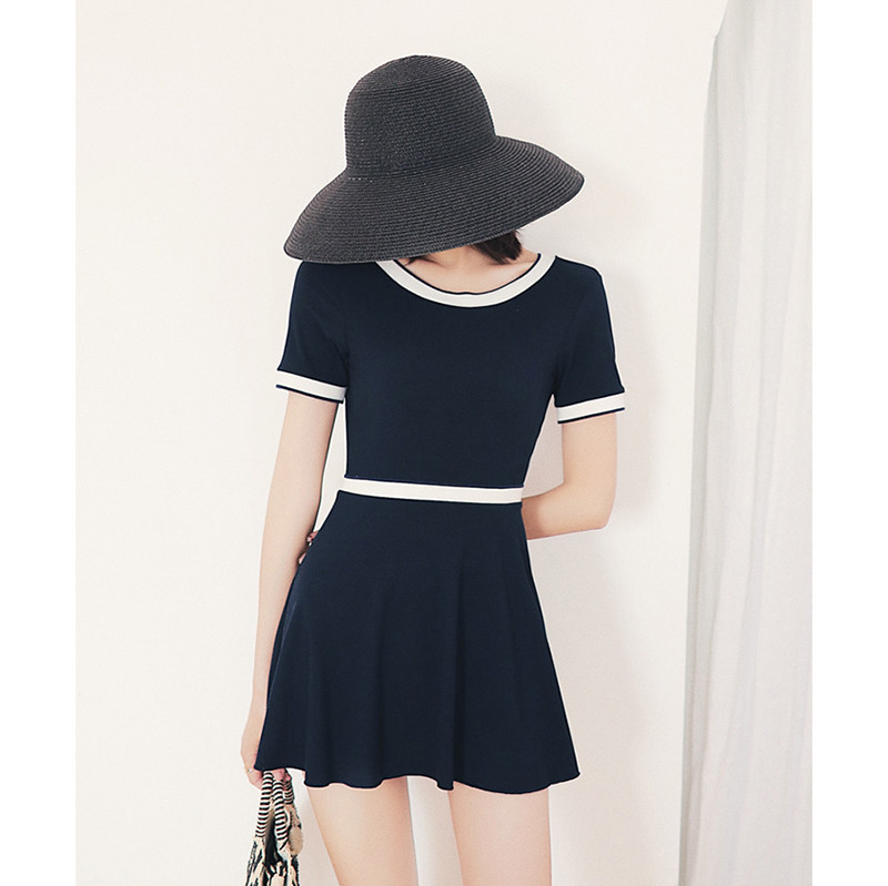 The Sina swimsuit women's 2019 new Korea ins wind display slim fit girl with a dress style spa conservative short sleeve