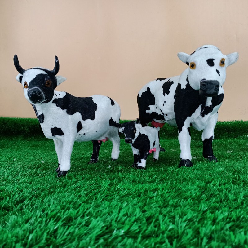Black and white flower cow simulation small animal fur specimen model Inner Mongolia craft pastoral grassland ornaments