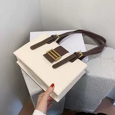 Hong Kong generation this year popular small 2020 New Tide fashion all shoulder underarm bag net red texture Hand bag