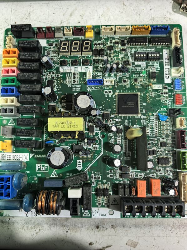 Suitable for Daikin Central Air Conditioning Outdoor Unit Motherboard Eb19038-1A Ruxyq22Ba Control Board Computer Board