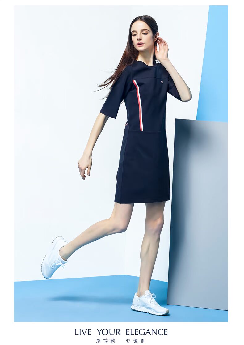 FILA Fila nữ thể thao ăn mặc 2018 mùa hè mới năm điểm tay áo ba chiều cắt đơn giản thanh lịch đầm áo lining nữ chính hãng